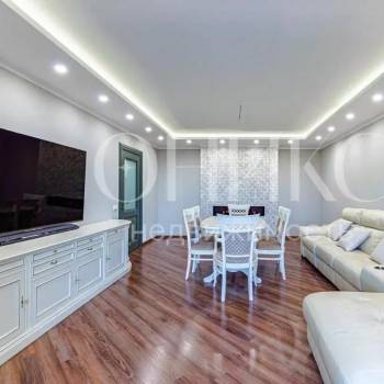 Продается 3-х комнатная квартира, 137 м²
