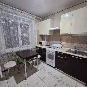 Сдается Многокомнатная квартира, 60 м²
