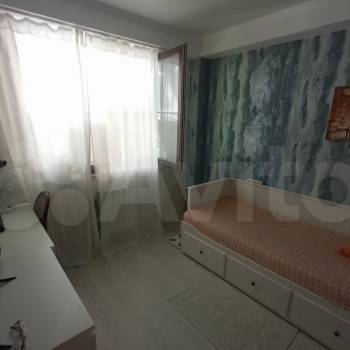 Продается Многокомнатная квартира, 70 м²