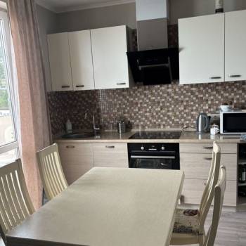 Продается 1-комнатная квартира, 66 м²