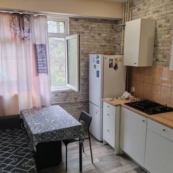 Продается 1-комнатная квартира, 37 м²