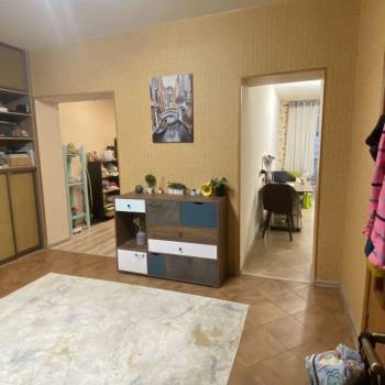 Продается 1-комнатная квартира, 52,4 м²