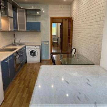 Сдается 1-комнатная квартира, 42 м²