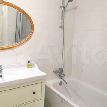 Сдается 1-комнатная квартира, 52 м²