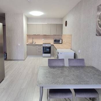 Сдается 1-комнатная квартира, 54 м²