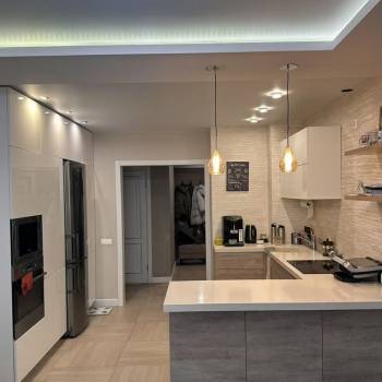 Продается Многокомнатная квартира, 84 м²