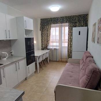 Сдается 1-комнатная квартира, 46 м²