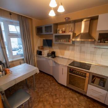 Сдается Многокомнатная квартира, 60 м²