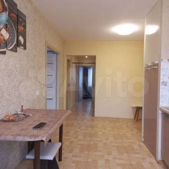 Продается Многокомнатная квартира, 70 м²