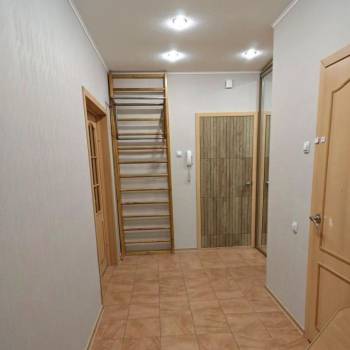 Сдается 1-комнатная квартира, 56 м²