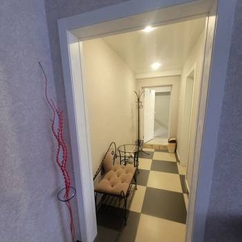 Продается 1-комнатная квартира, 80 м²