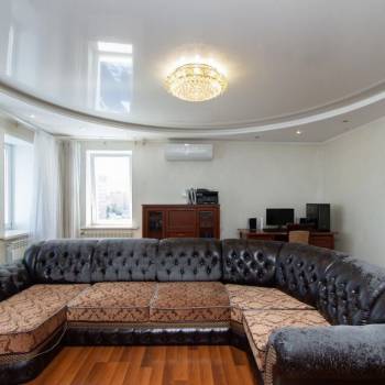 Продается 2-х комнатная квартира, 106,9 м²