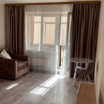 Сдается 1-комнатная квартира, 42 м²