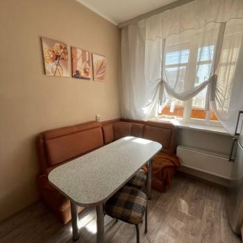 Сдается 1-комнатная квартира, 42 м²