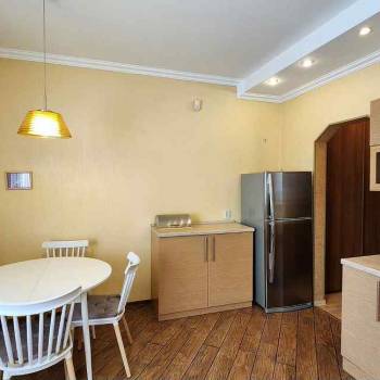 Сдается 1-комнатная квартира, 49 м²