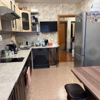 Продается 1-комнатная квартира, 37 м²