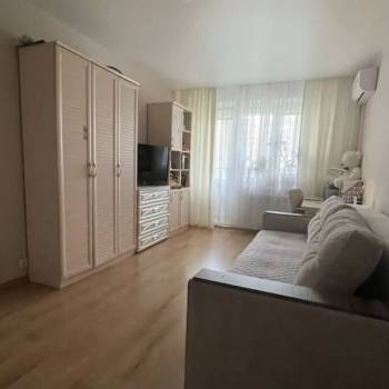 Продается 1-комнатная квартира, 35 м²