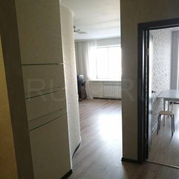 Продается 1-комнатная квартира, 49 м²