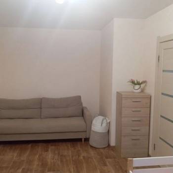 Продается 1-комнатная квартира, 36 м²