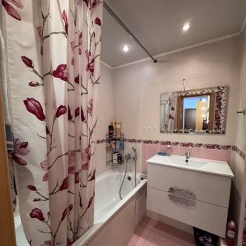 Сдается Многокомнатная квартира, 65 м²
