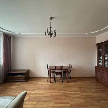 Сдается 1-комнатная квартира, 59 м²