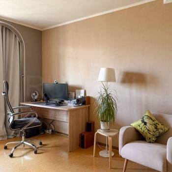 Продается 1-комнатная квартира, 42 м²