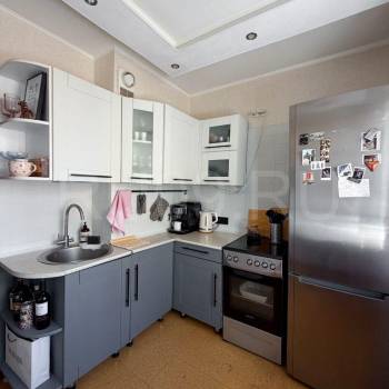 Продается 1-комнатная квартира, 42 м²