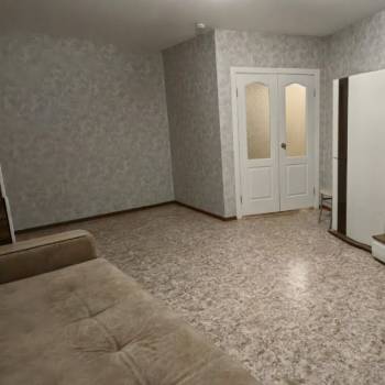 Продается 1-комнатная квартира, 42 м²