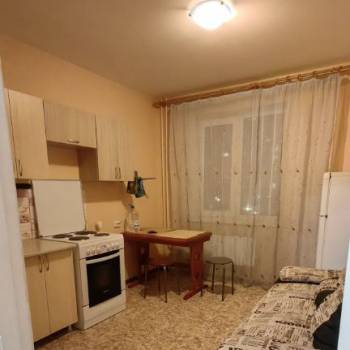 Продается 1-комнатная квартира, 42 м²