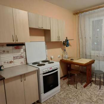 Продается 1-комнатная квартира, 42 м²