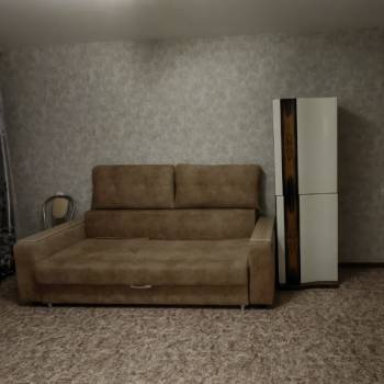Продается 1-комнатная квартира, 42 м²