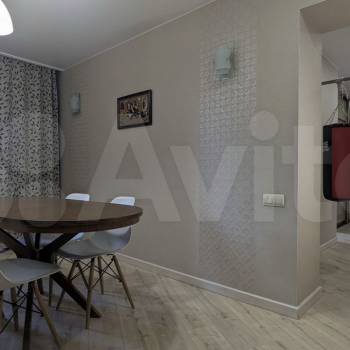 Продается Многокомнатная квартира, 100 м²