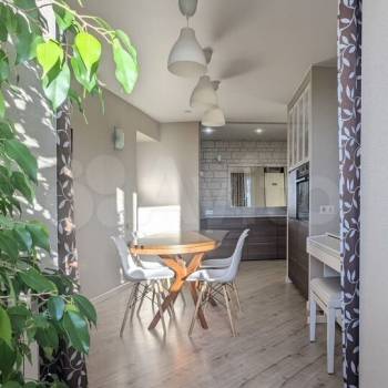 Продается Многокомнатная квартира, 100 м²