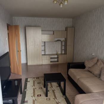 Сдается 2-х комнатная квартира, 65 м²