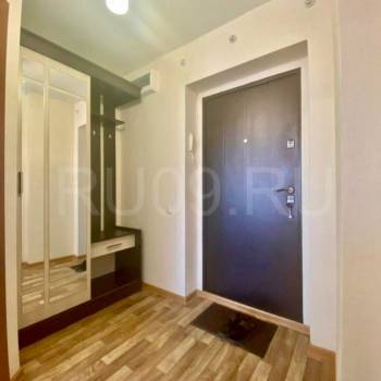 Продается 1-комнатная квартира, 37 м²