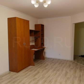 Продается 1-комнатная квартира, 42 м²