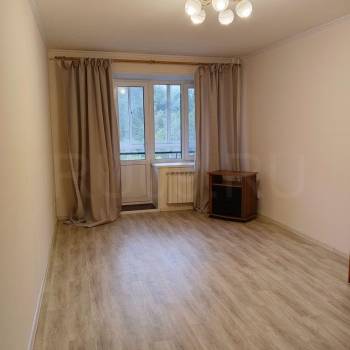 Продается 1-комнатная квартира, 42 м²