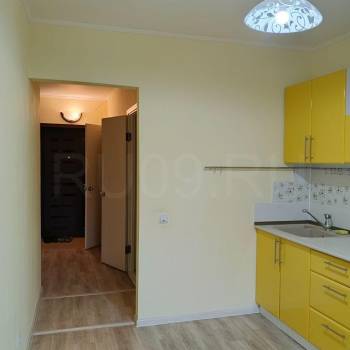 Продается 1-комнатная квартира, 42 м²