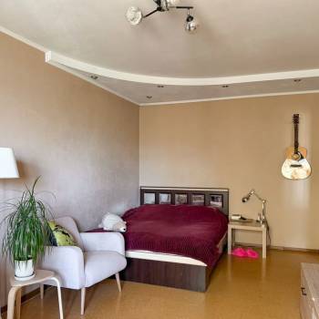 Продается 1-комнатная квартира, 38 м²