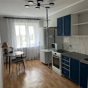 Сдается 1-комнатная квартира, 42 м²