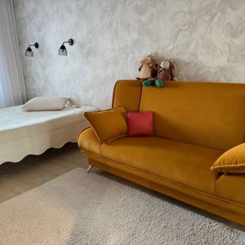 Продается 1-комнатная квартира, 42 м²