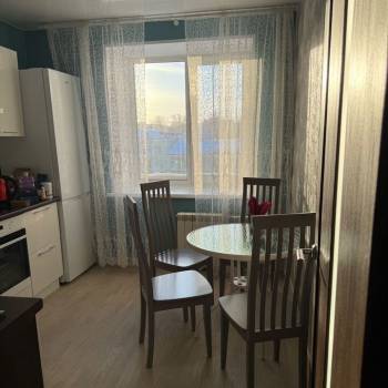 Продается 1-комнатная квартира, 42 м²