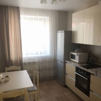 Сдается 1-комнатная квартира, 42 м²
