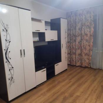 Сдается 1-комнатная квартира, 56 м²