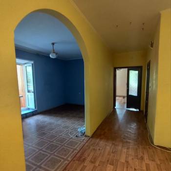 Продается 1-комнатная квартира, 70,7 м²