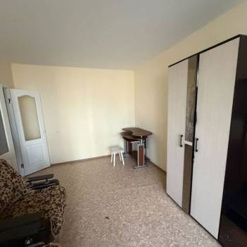 Продается 1-комнатная квартира, 391 м²