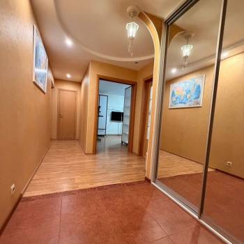 Сдается 2-х комнатная квартира, 72 м²