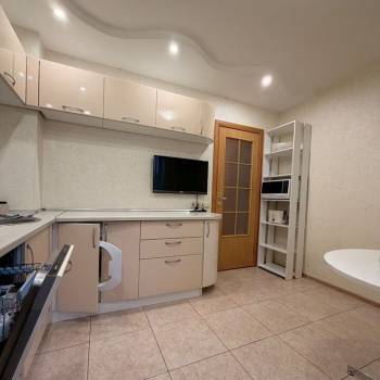 Сдается 2-х комнатная квартира, 72 м²