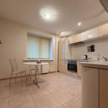 Сдается 2-х комнатная квартира, 72 м²