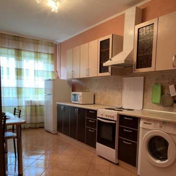 Сдается 1-комнатная квартира, 43 м²